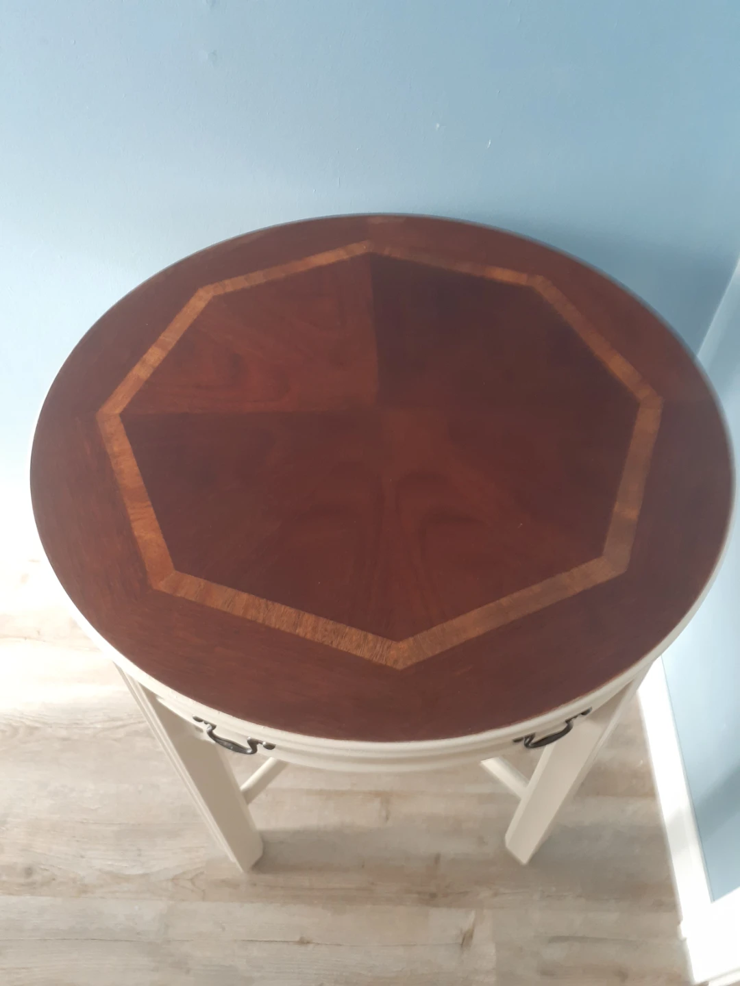 Lane coffee and side table