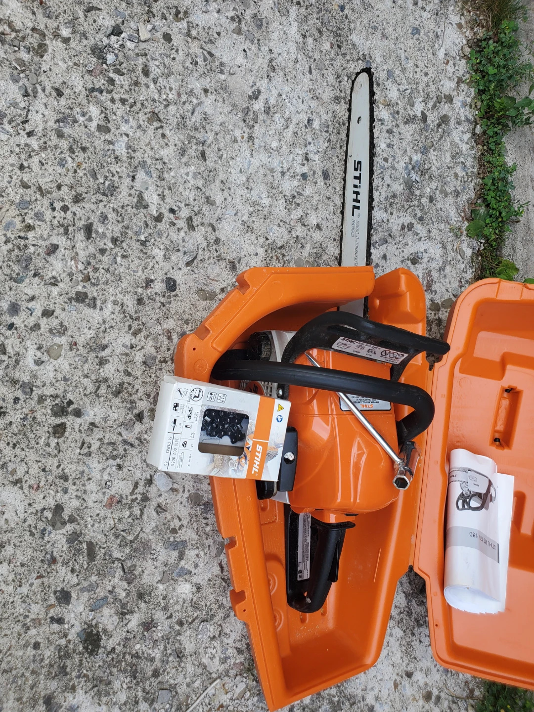 STIHL Chainsaw with Case - photo 2