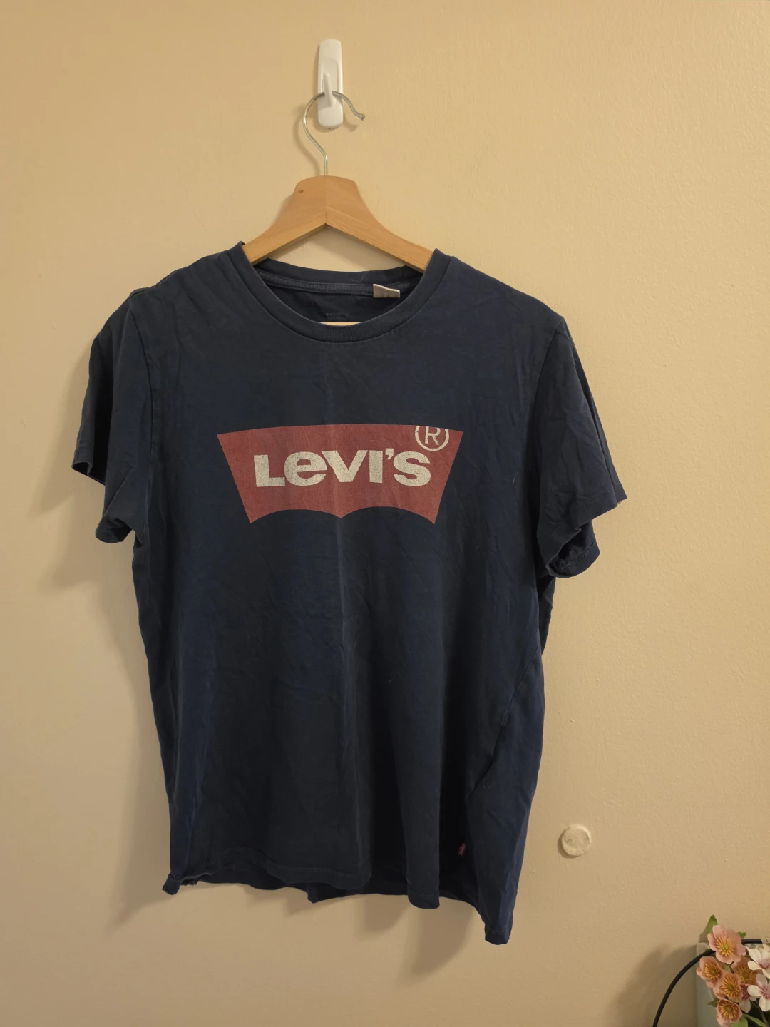 Levi's Navy T-shirt size Small