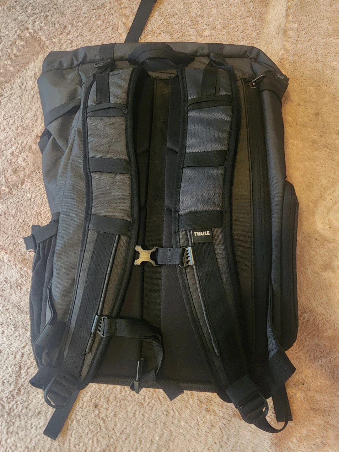 Thule Covert DSLR Rolltop Backpack - photo 3