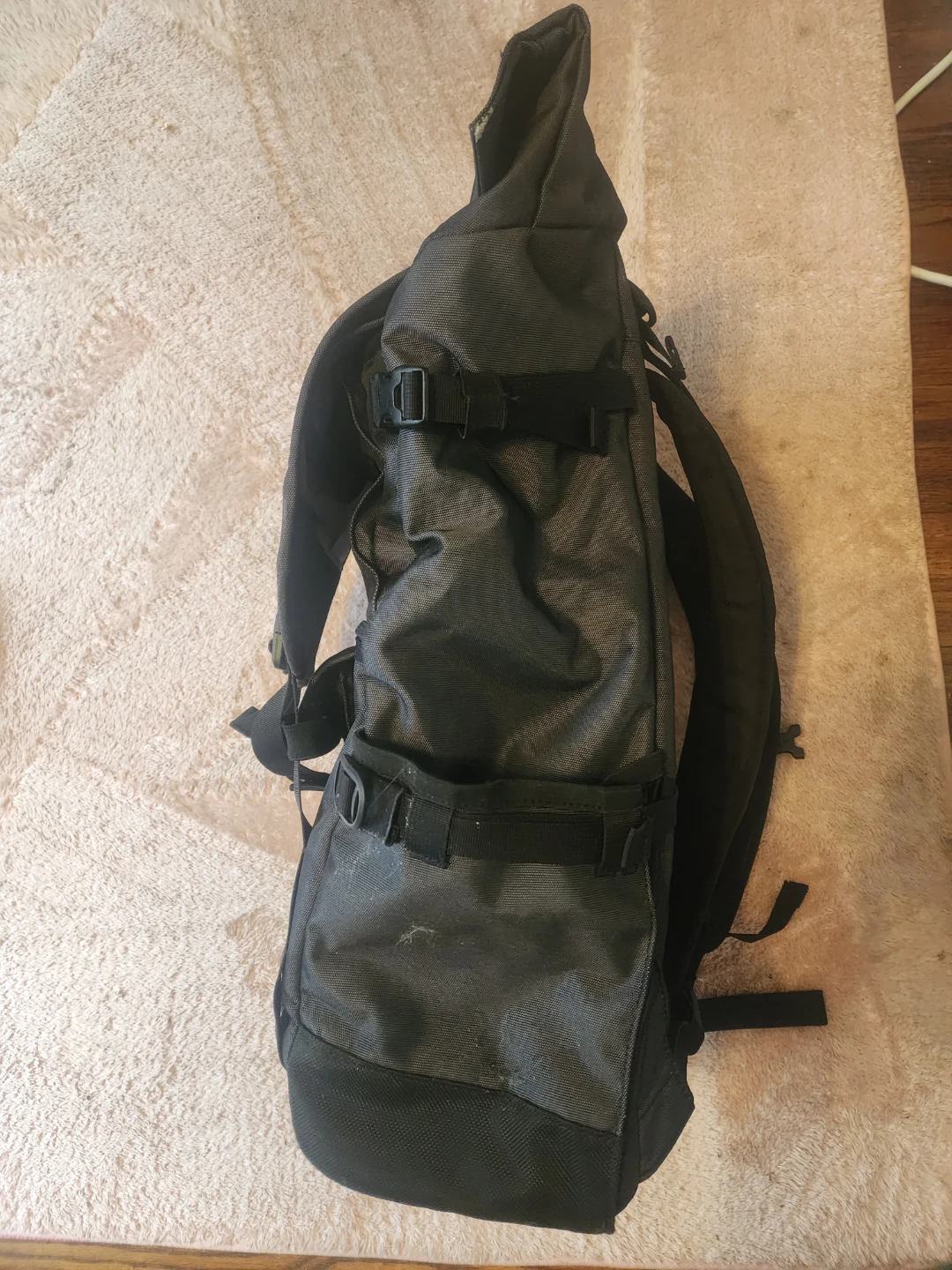 Thule Covert DSLR Rolltop Backpack - photo 5
