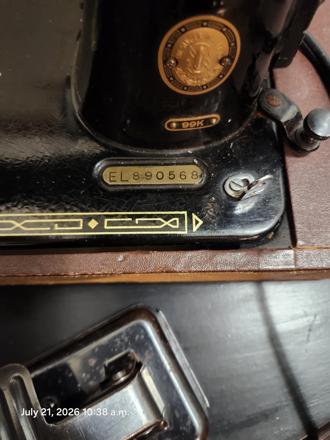 K99  Singer Sewing Machine - photo 5