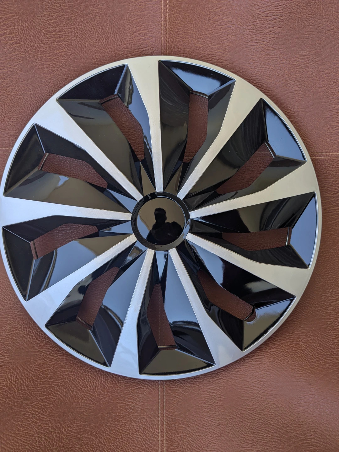 Set of 4 Black and Silver Hubcaps