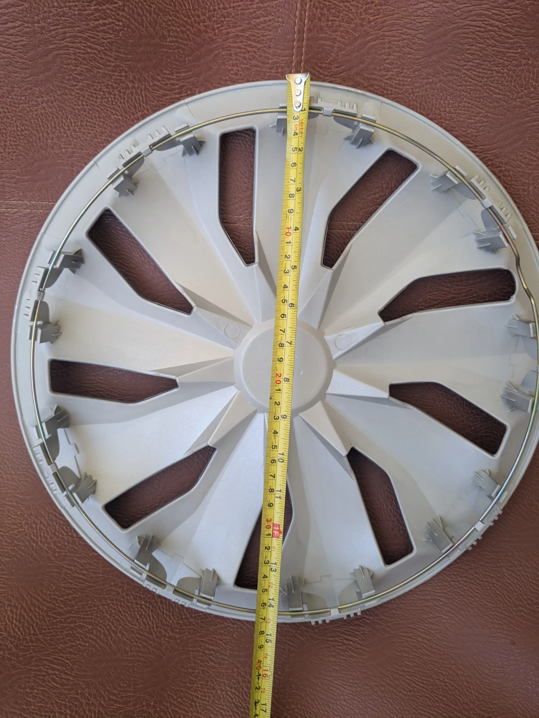 Set of 4 Black and Silver Hubcaps - photo 2