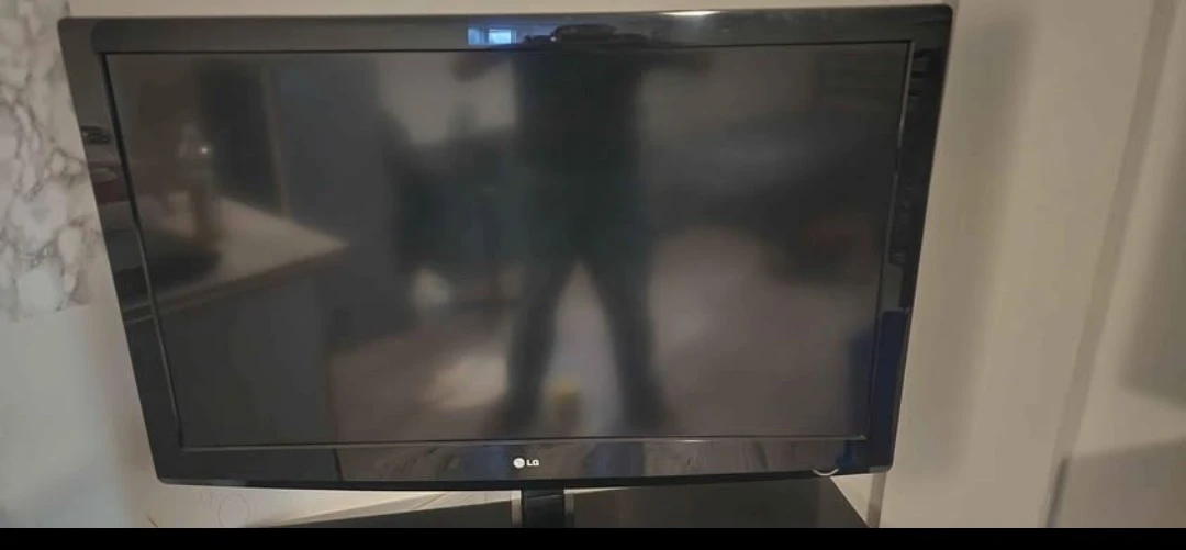 3 TVs for Sale ASIS 1 working - photo 2