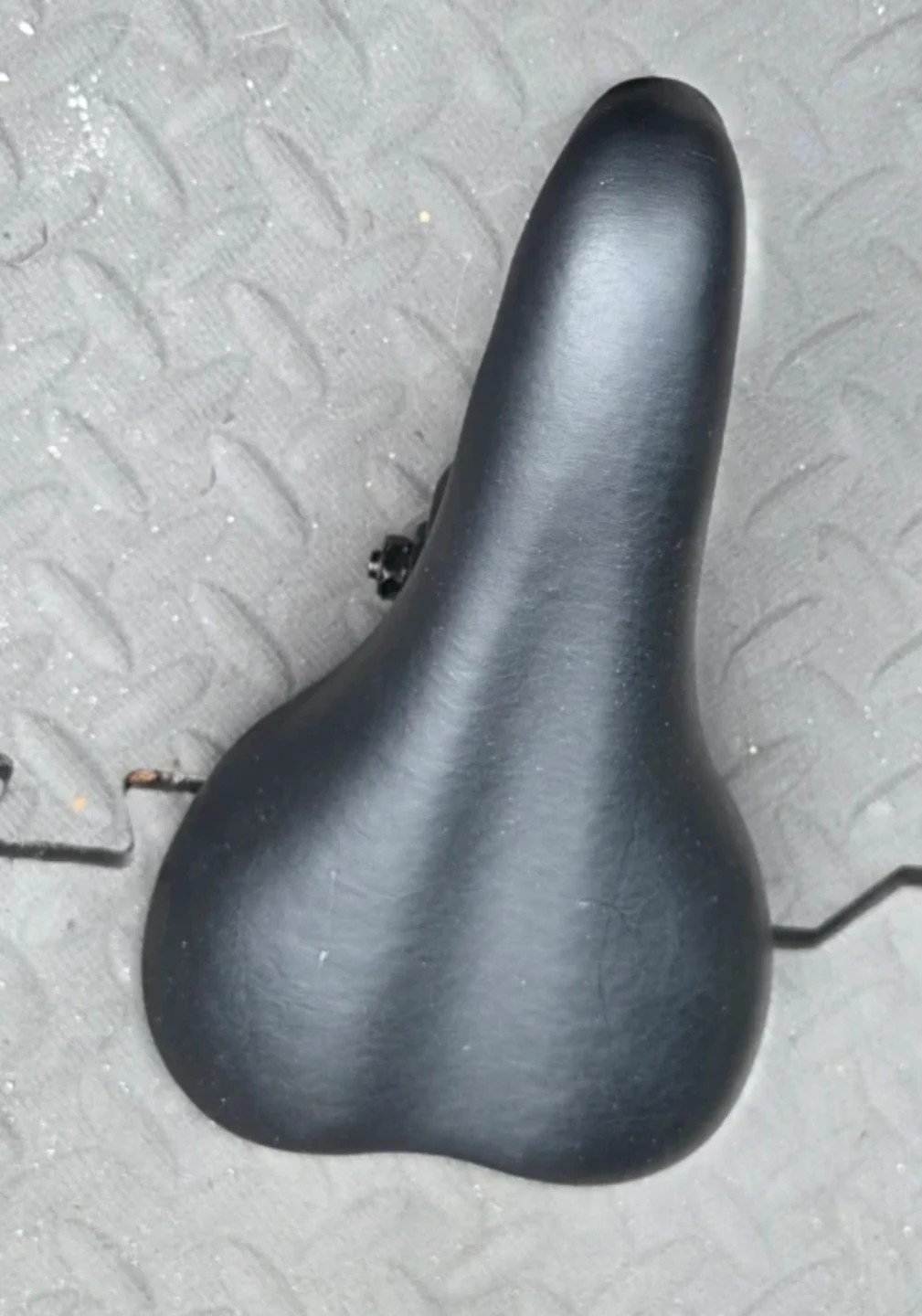 Black Bicycle Seat - photo 2
