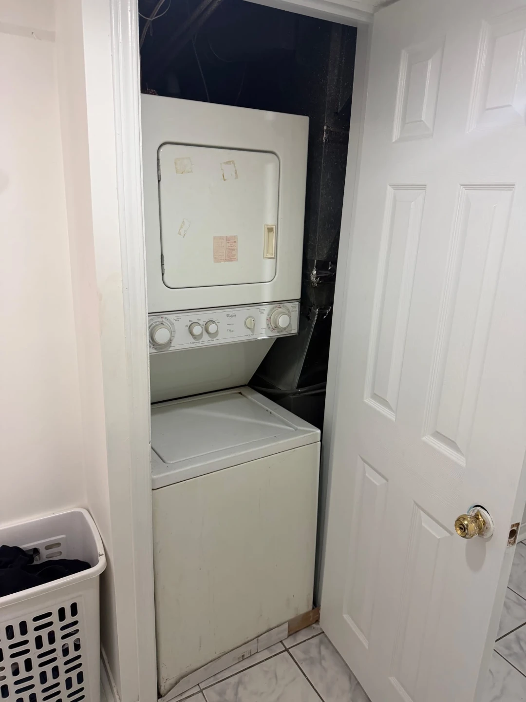 Two bedroom basement apartment needs only vegetarian people - photo 5