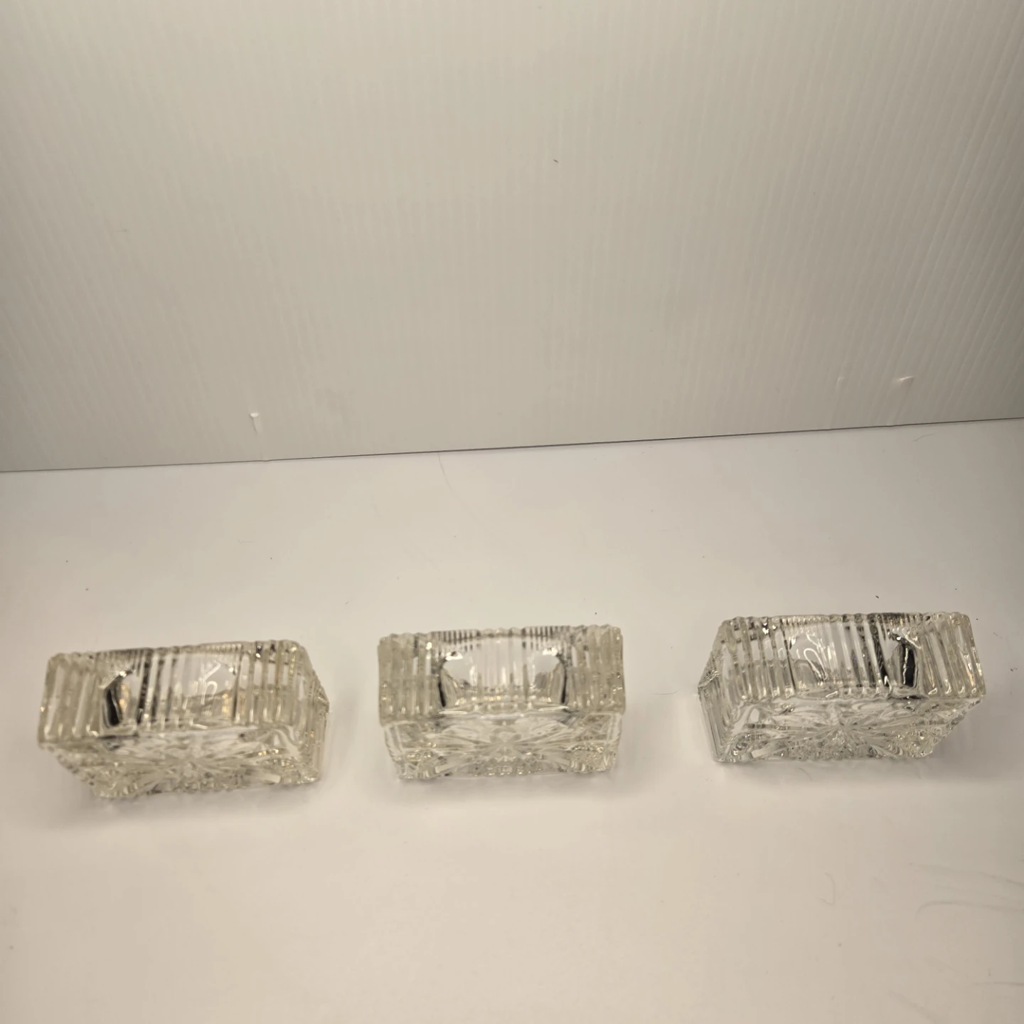Set of 3 Crystal Glass Ashtrays - photo 3