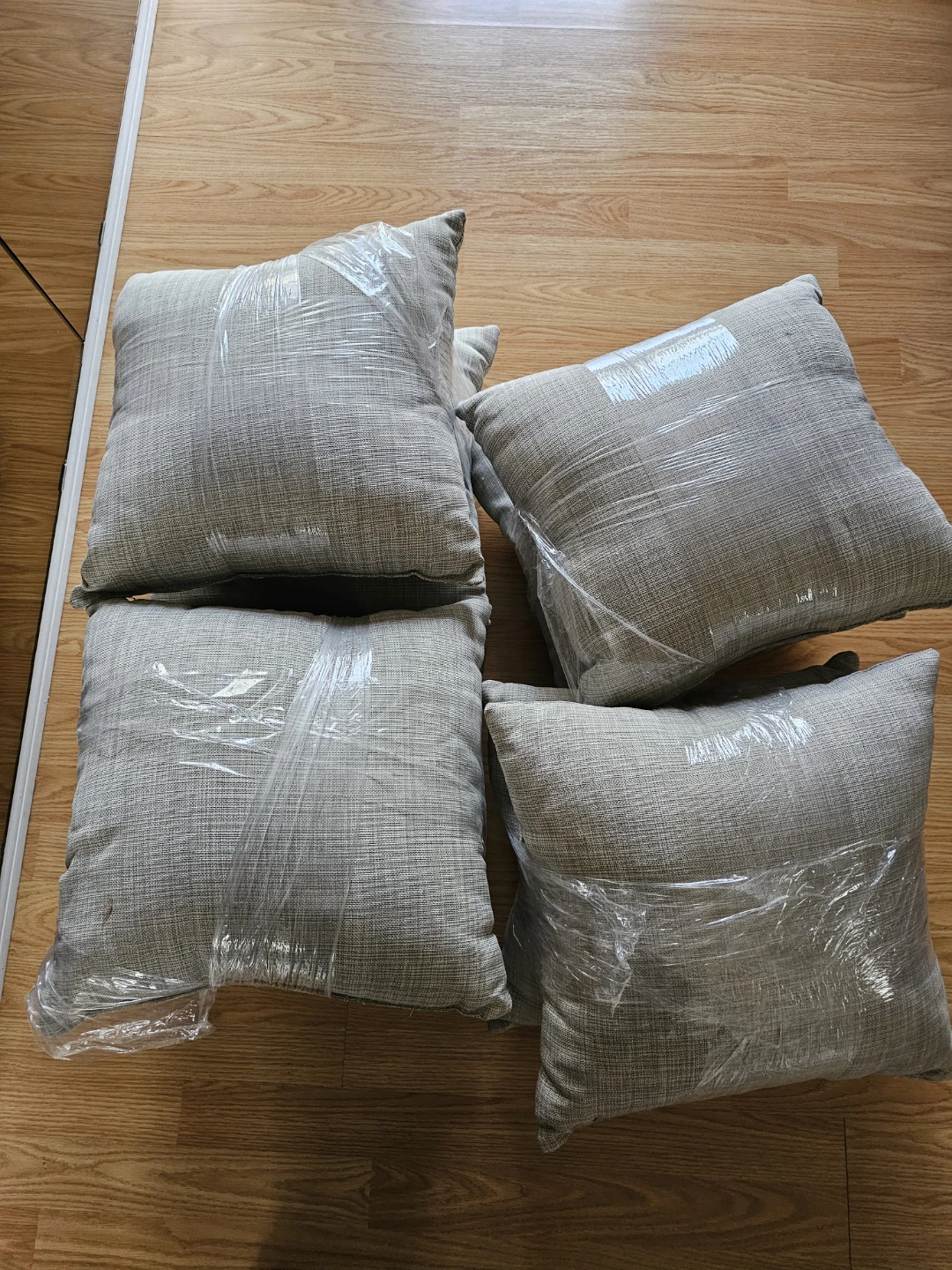 8 grey textured throw pillows brand new approximate size 15x15' - photo 2