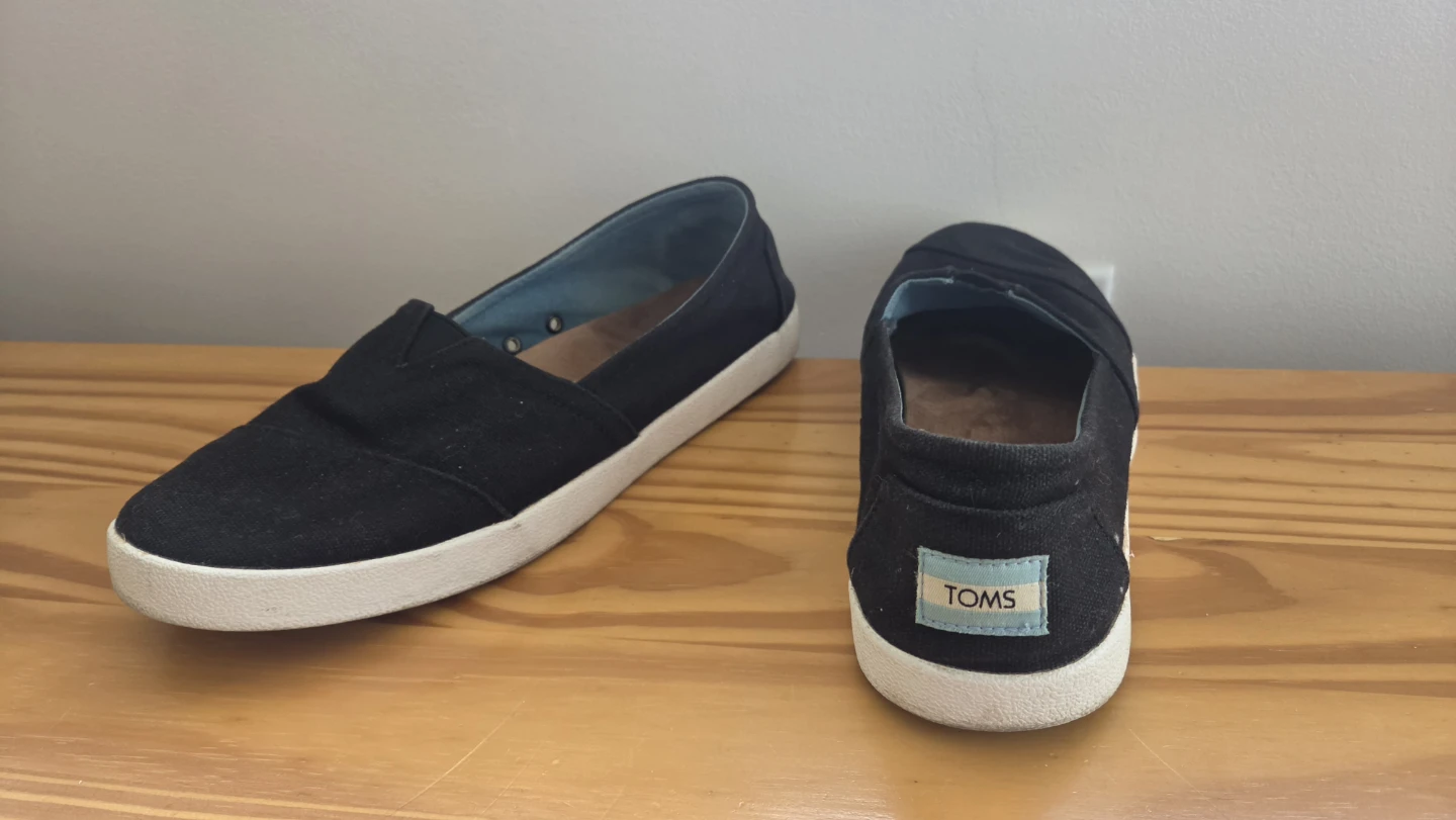 TOMS Black Canvas Slip-On Shoes 9 | 40