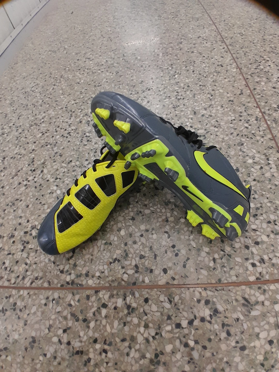 Nike Soccer Cleats Elite Men's Size 13