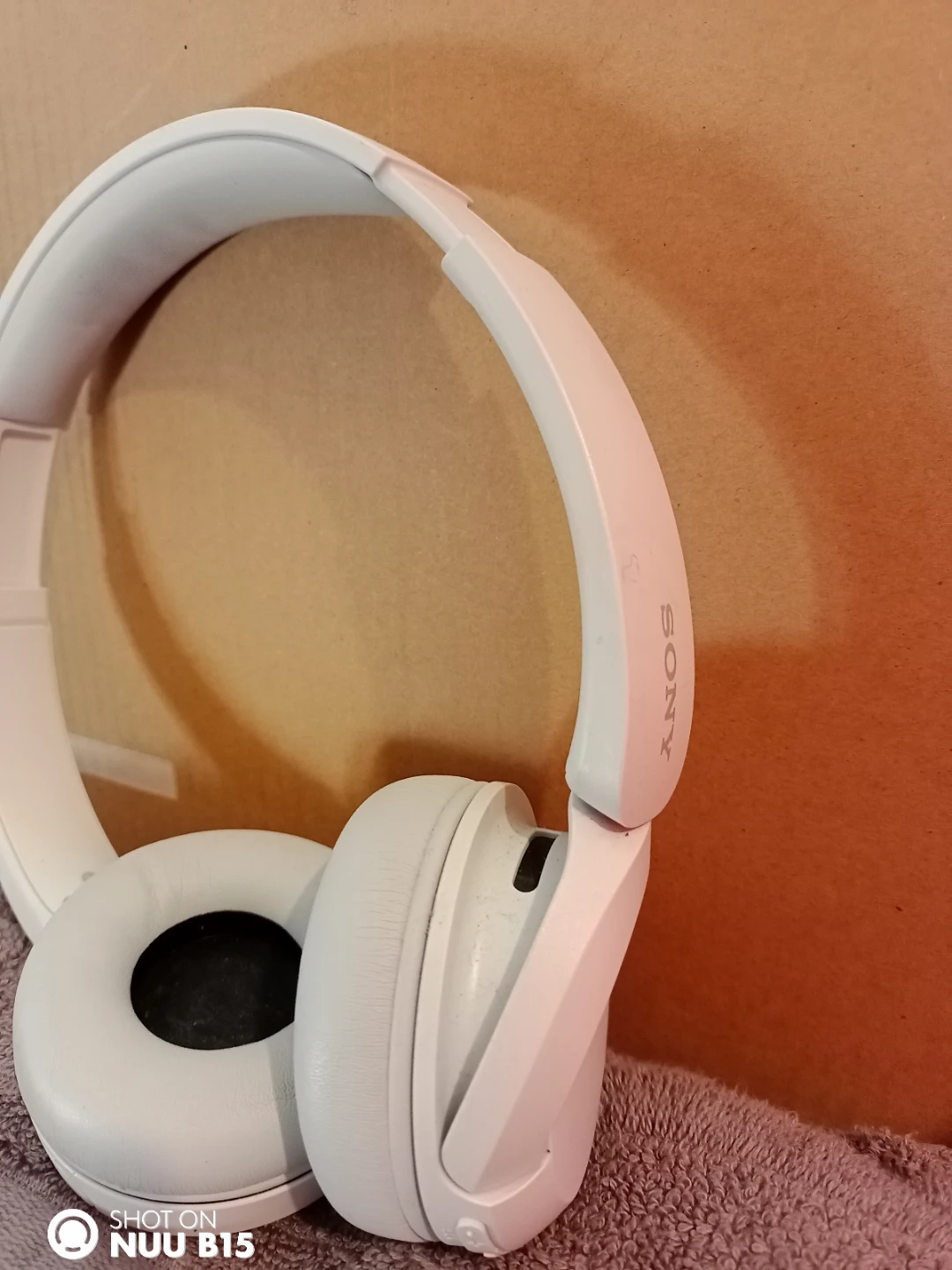 Sony WHCH520W Wireless Headphones with Microphone - White - photo 3