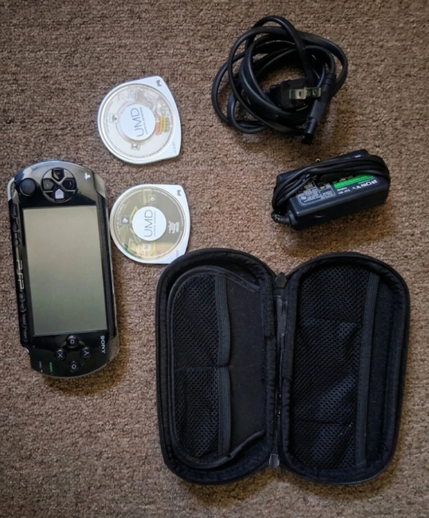 Sony PSP 1001 Bundle with Games and Case