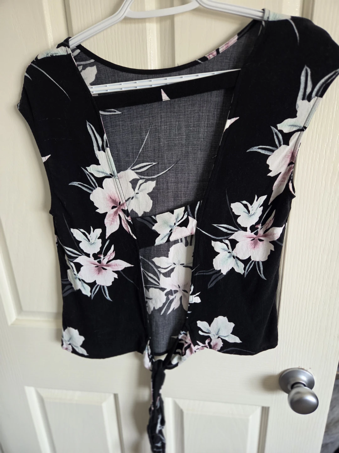 DYNAMITE Black Floral Open Back Top - photo 2