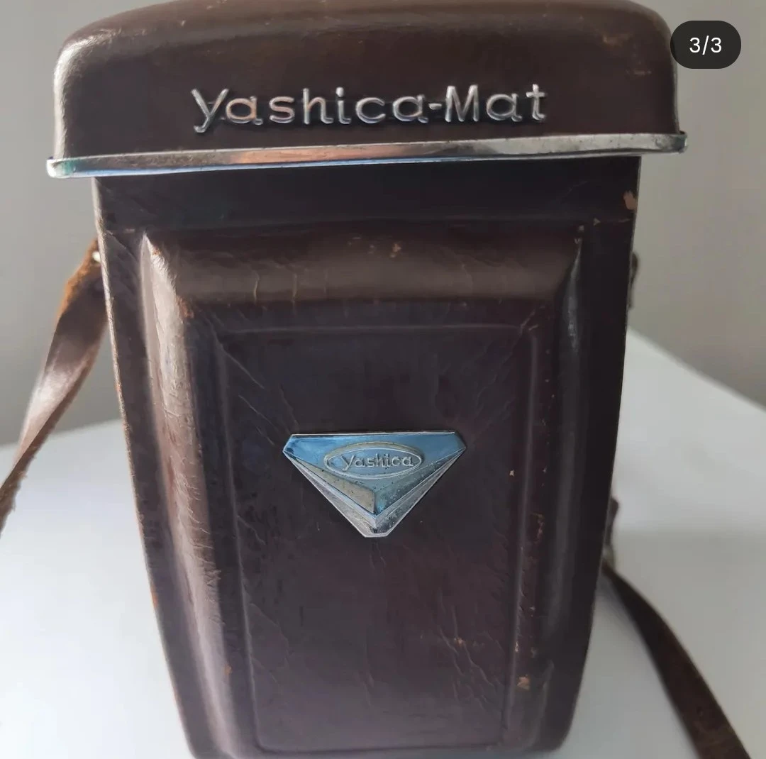 Yashica-Mat LM Twin Lens Reflex Camera - photo 2