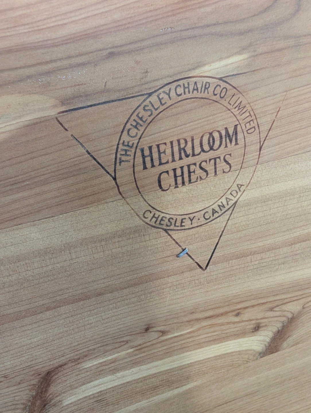 ✨ Refinished Vintage Cedar Chest | Mid-Century✨ - photo 2
