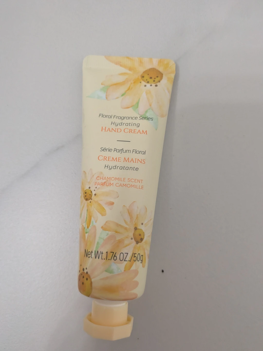 MINISO Floral Fragrance Series Hydrating Hand Cream - Chamomile