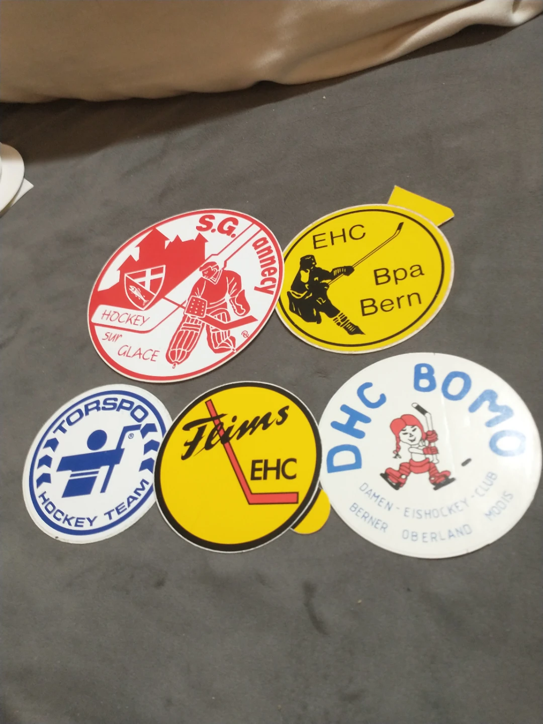 Cool! 25 Swiss Hockey Club Stickers lot #2 - photo 3