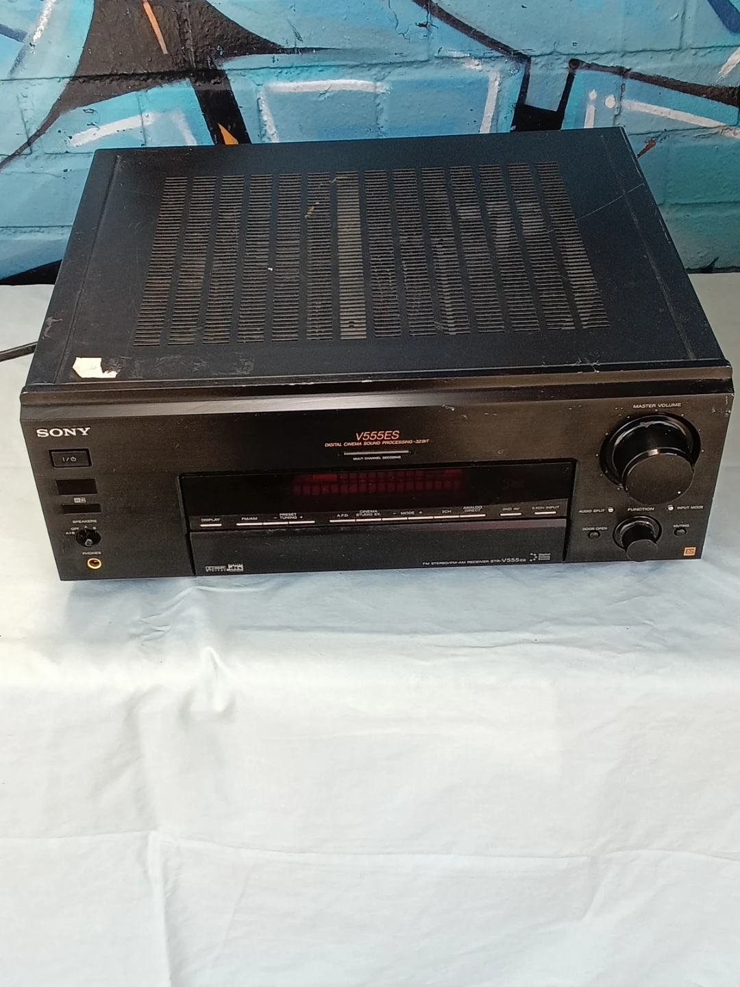Sony V555ES Digital FM STEREO / AM-FM Receiver