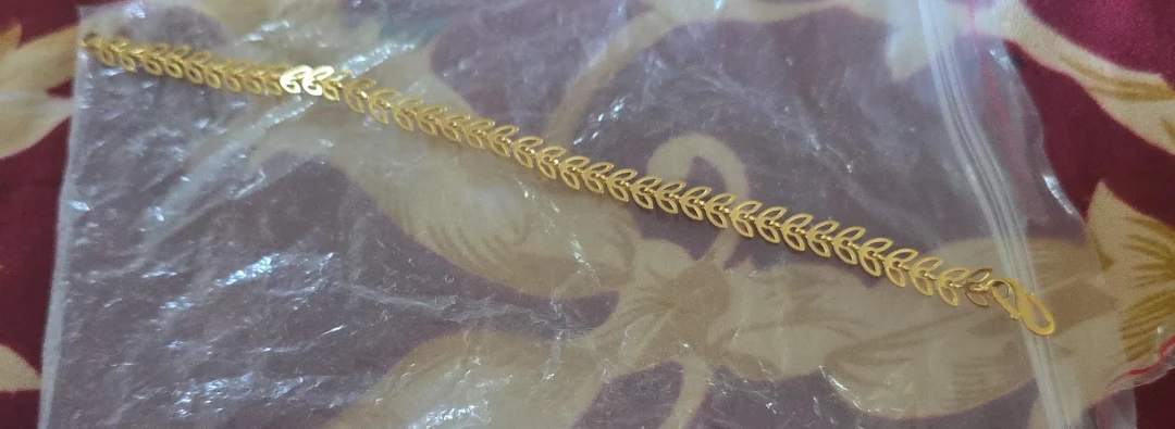 New Gold Tone Leaf Design Bracelet