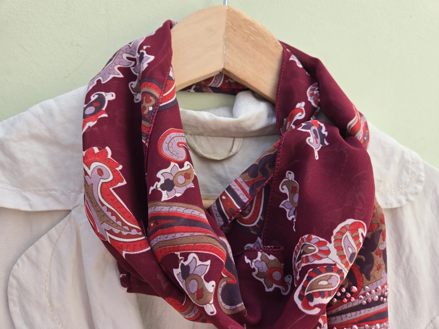 Women's burgundy  patterned scarf