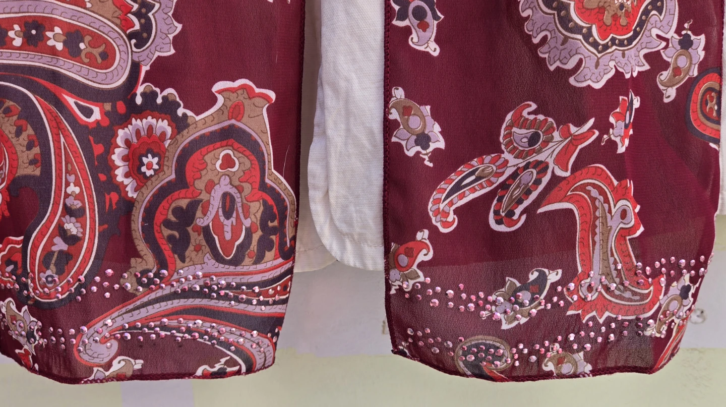 Women's burgundy  patterned scarf - photo 3