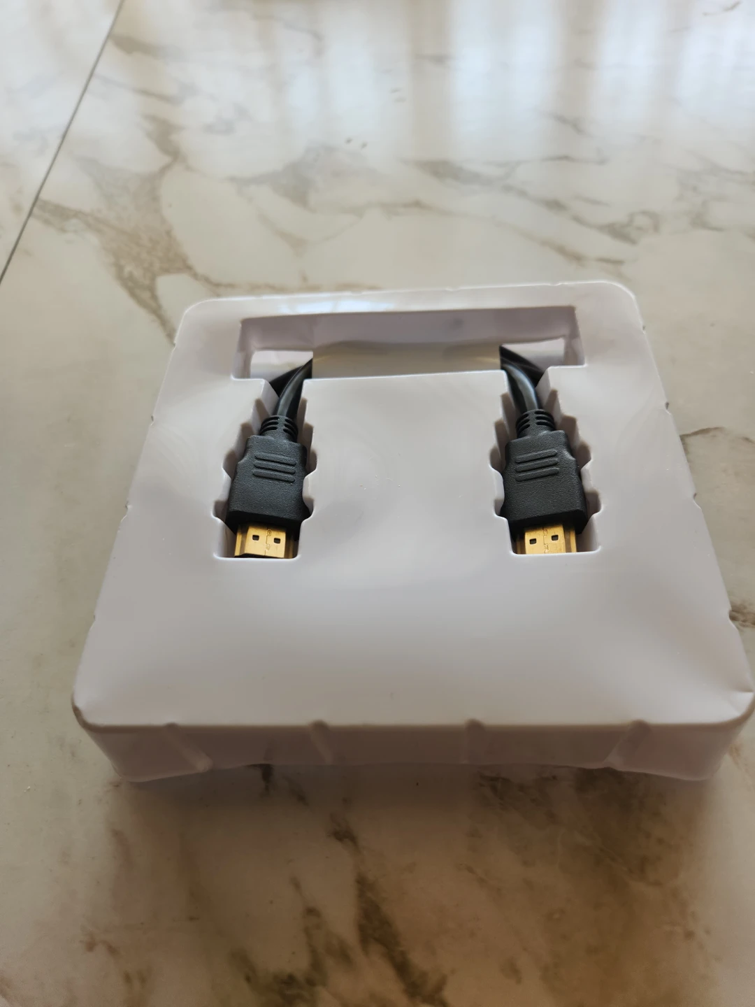 2 HDMI Cables