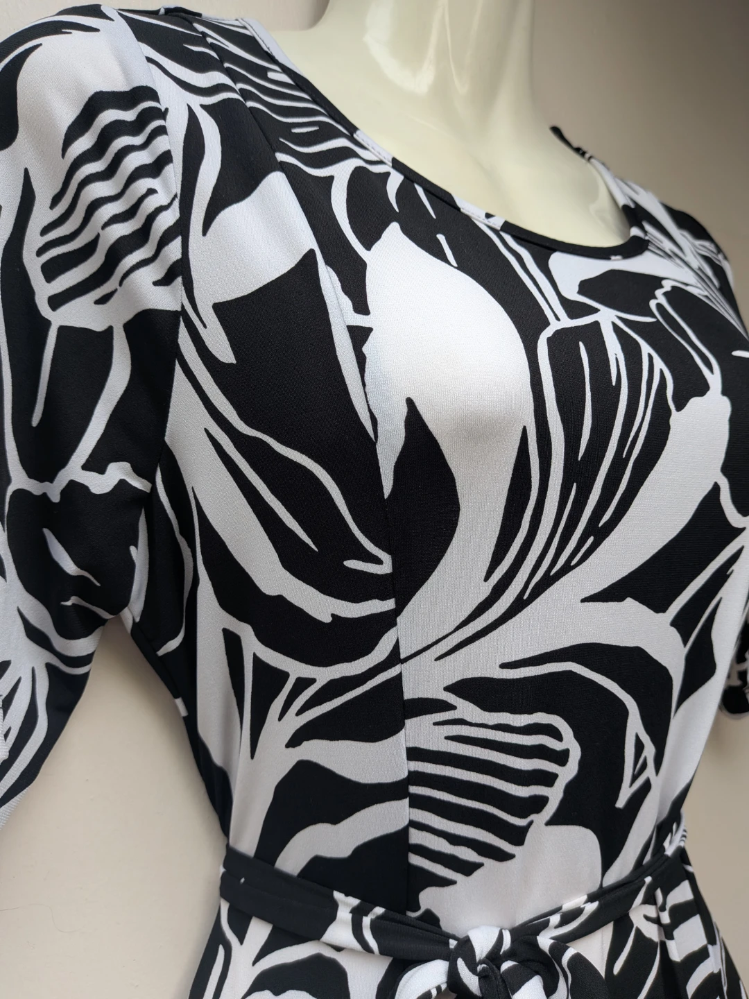 Black and White Floral Maxi Dress sz MEDIUM - photo 5