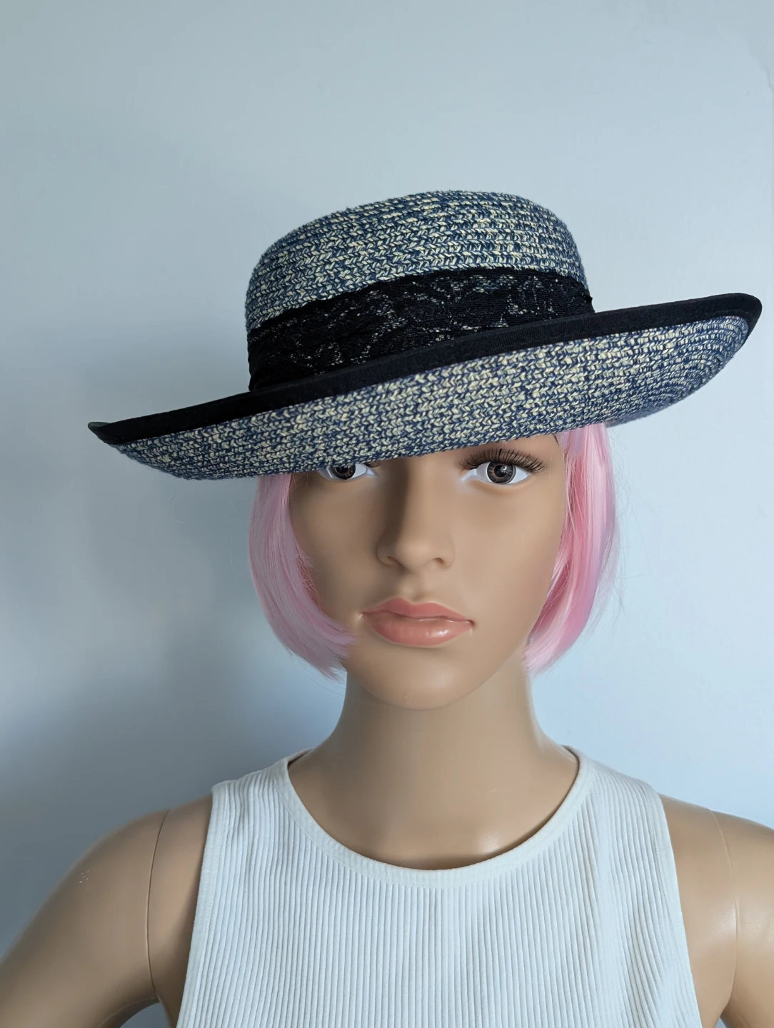 Women's Wide-Brimmed Sun Hat with Bow and Lace - photo 2