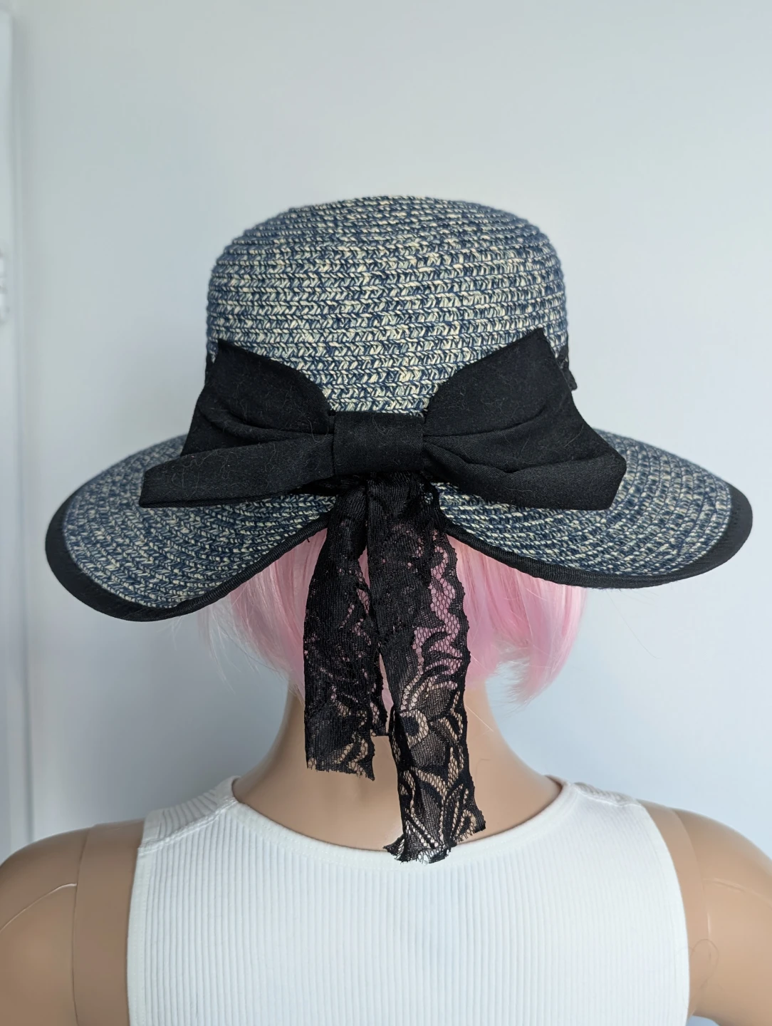 Women's Wide-Brimmed Sun Hat with Bow and Lace - photo 4