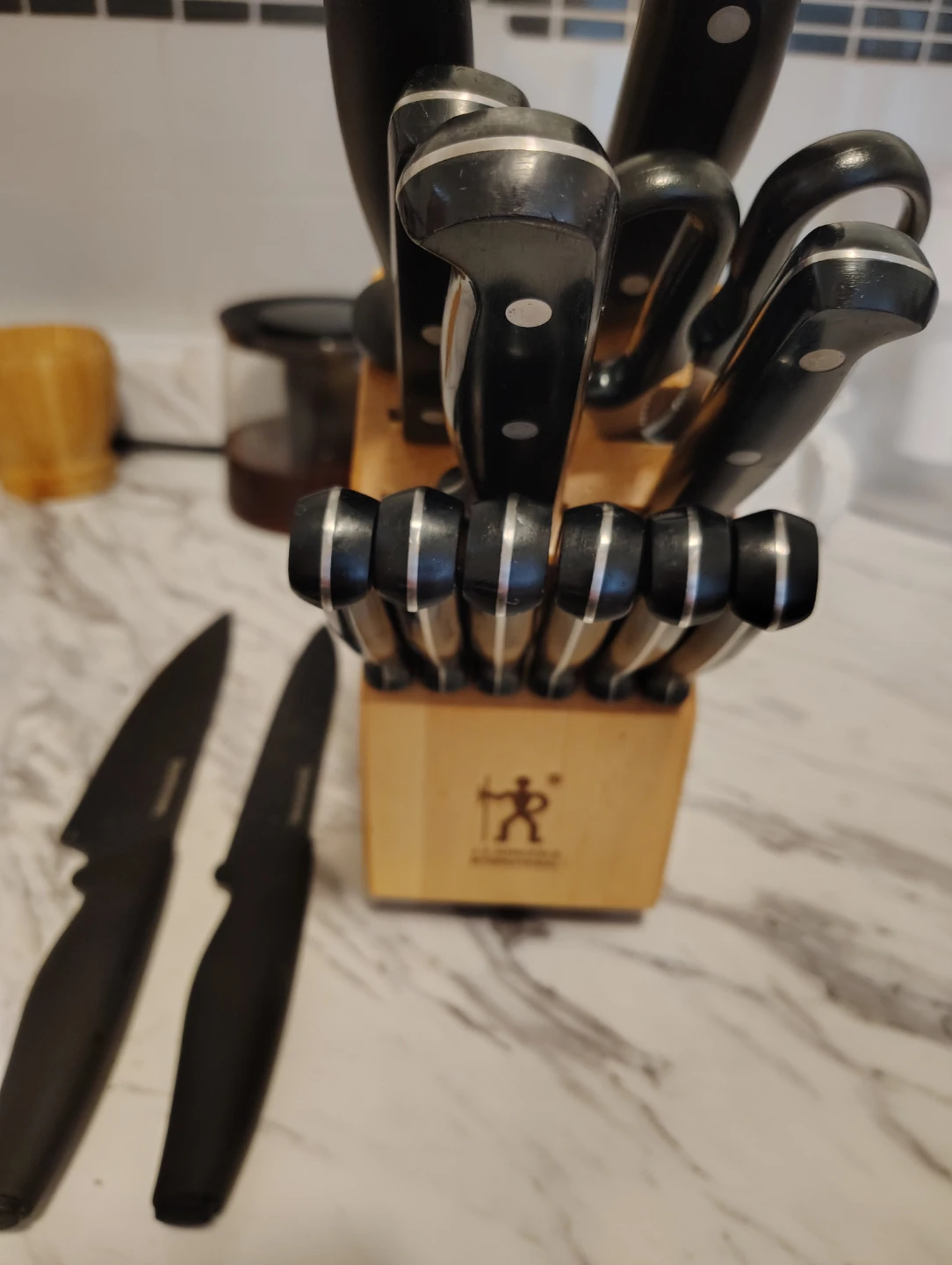ZWILLING J.A. HENCKELS Knife Set – Excellent Condition
