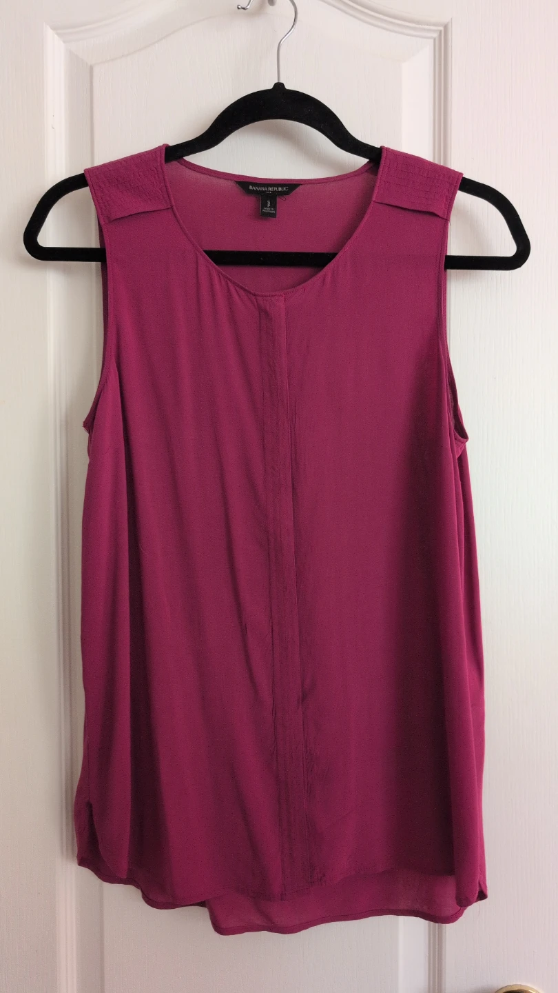 Banana Republic Sleeveless Blousr