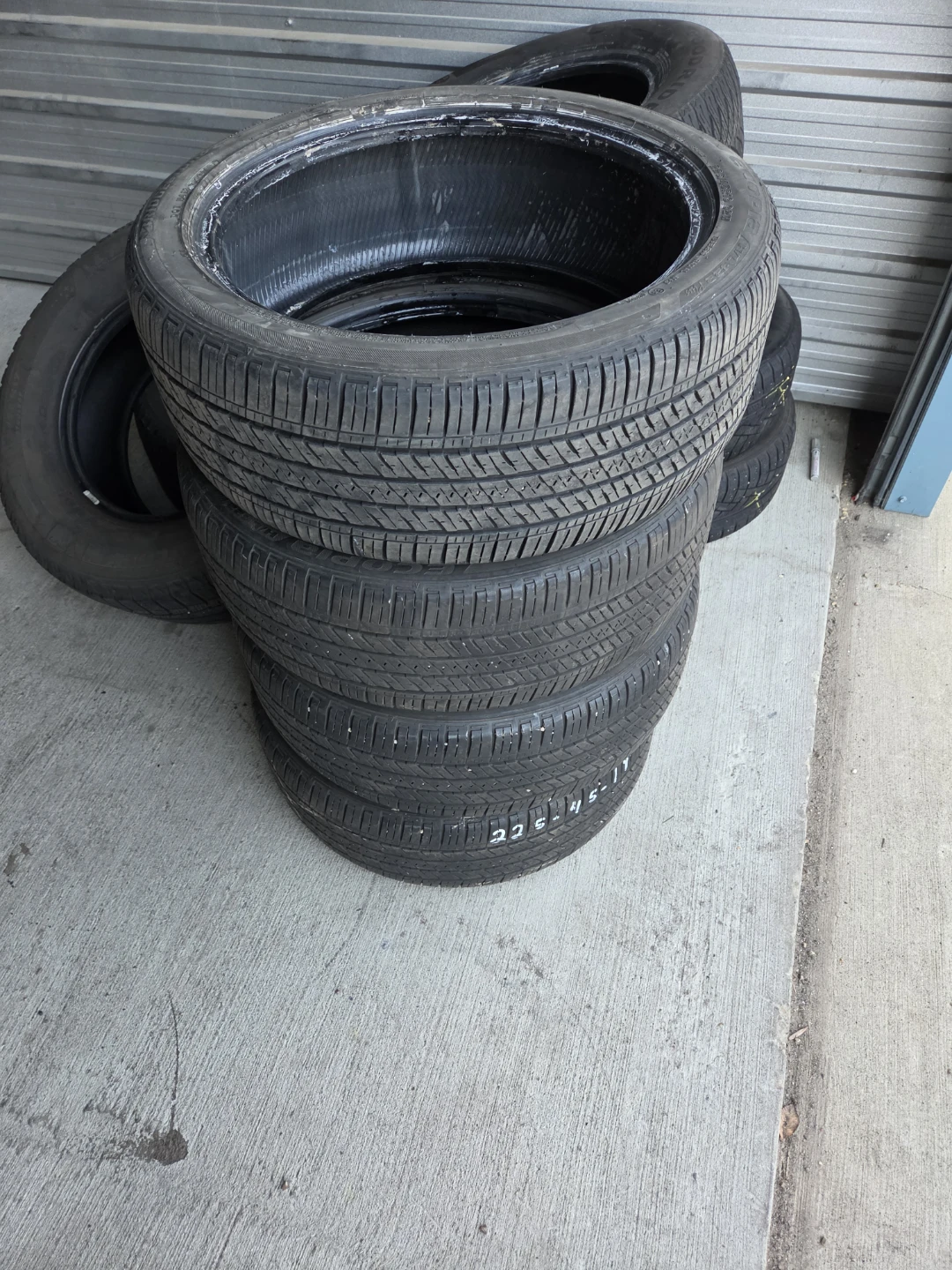 Bridgestone Ecopia 225/45R19 92W Tire