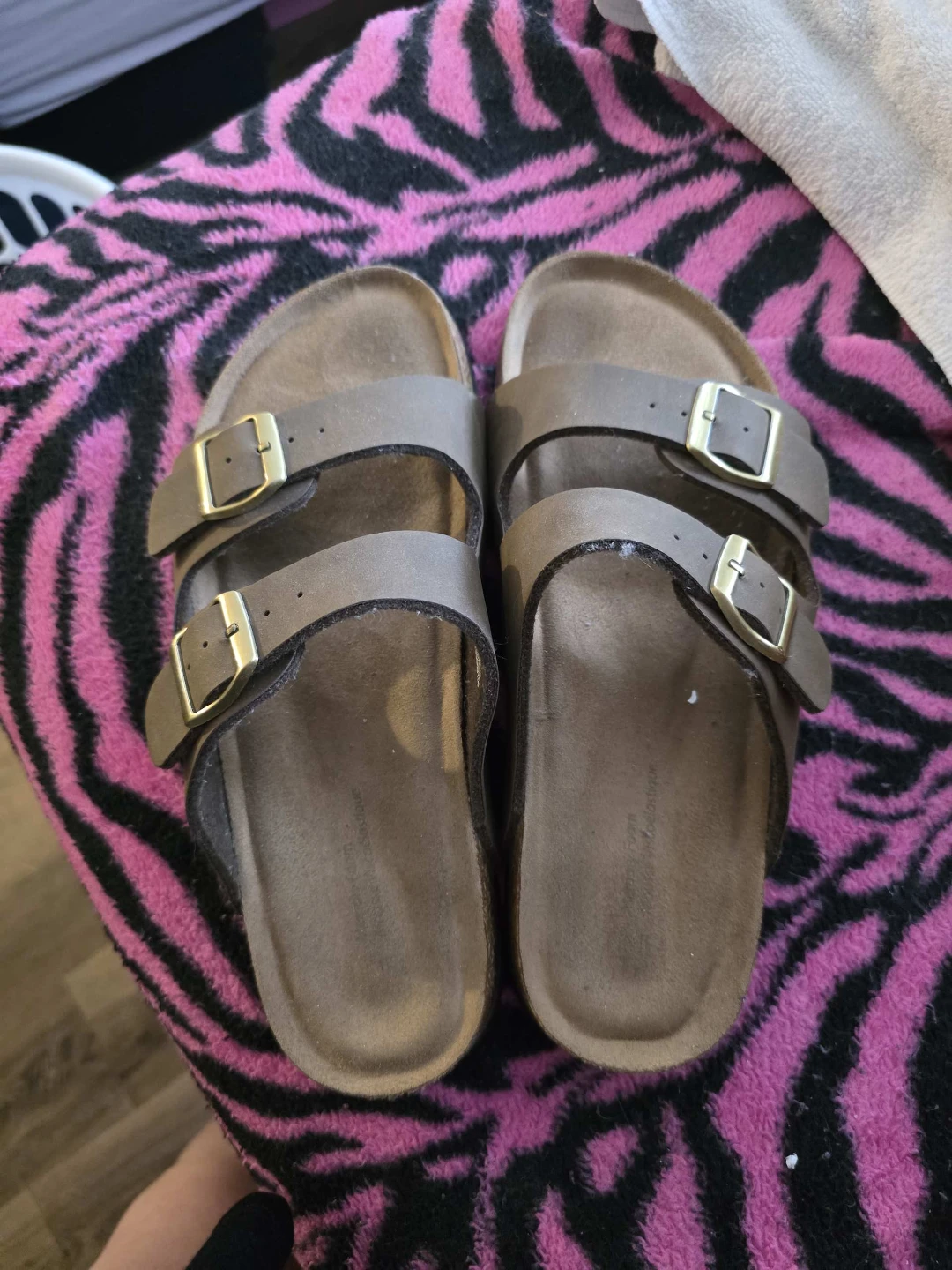 Sandle