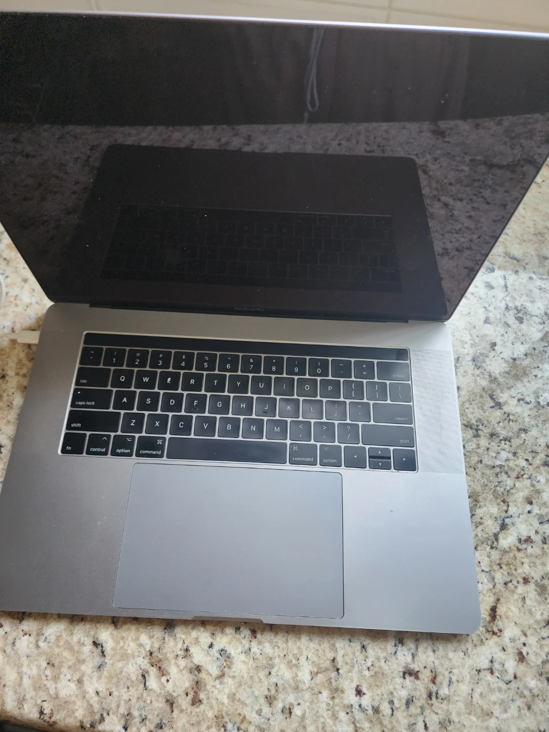Apple MacBook Pro Laptop a1707 parts not turn on no charger
