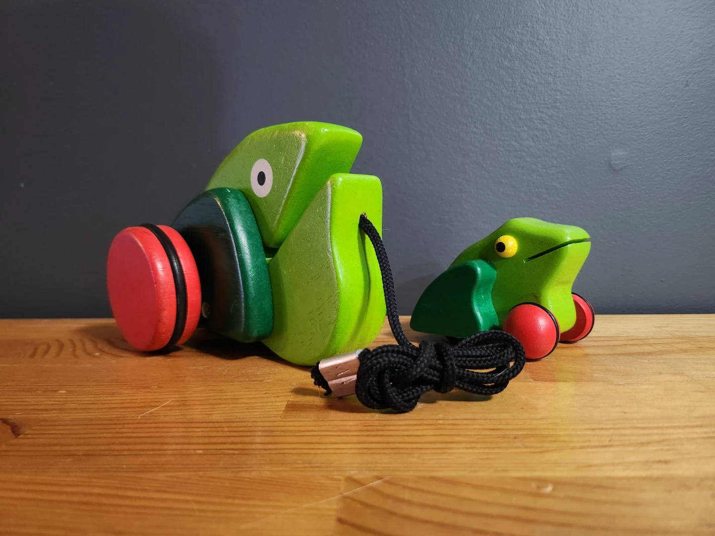 Vintage Wooden Frog Pull and Push Toy Set - photo 2