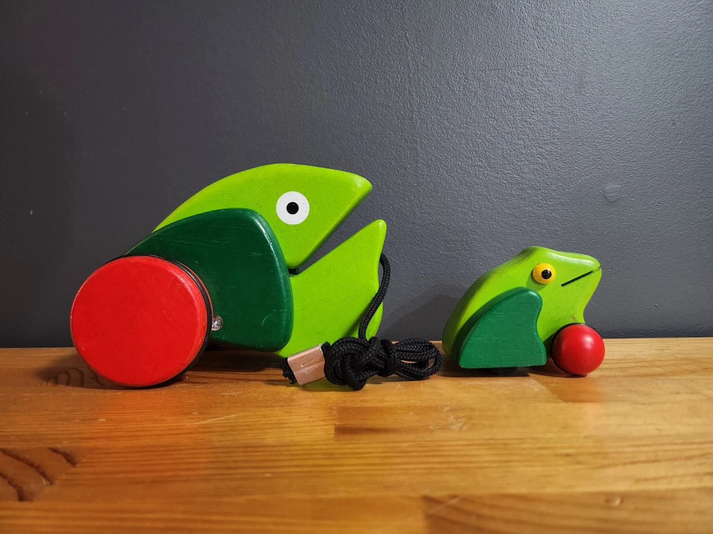 Vintage Wooden Frog Pull and Push Toy Set - photo 3