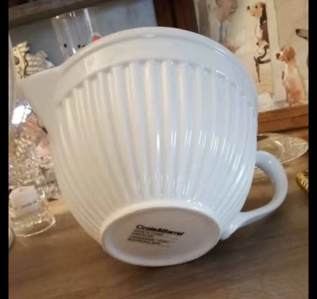 Crate & Barrel White Porcelain Ribbed Batter Mixing Bowl - 8"x6" - photo 3