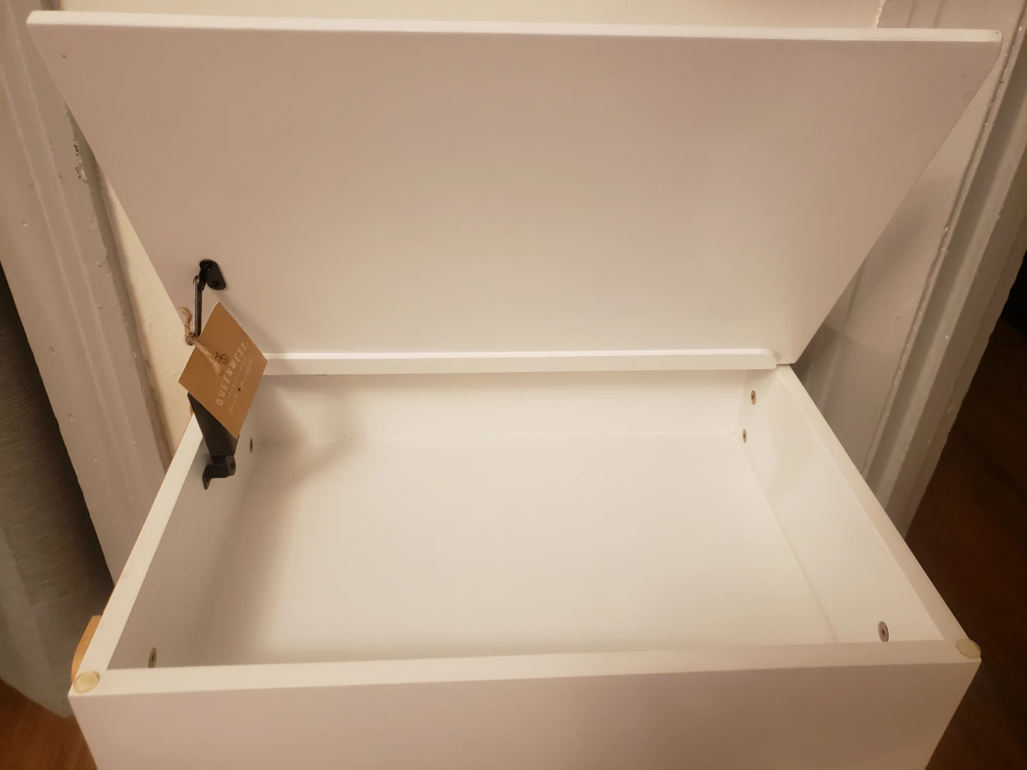 Queen West small desk h 22 in x d 15 in x L 21 1/2 in - photo 2