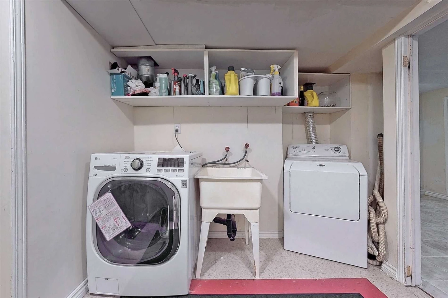 Basement for rent - photo 3