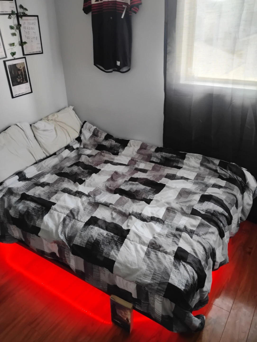 Double bed frame