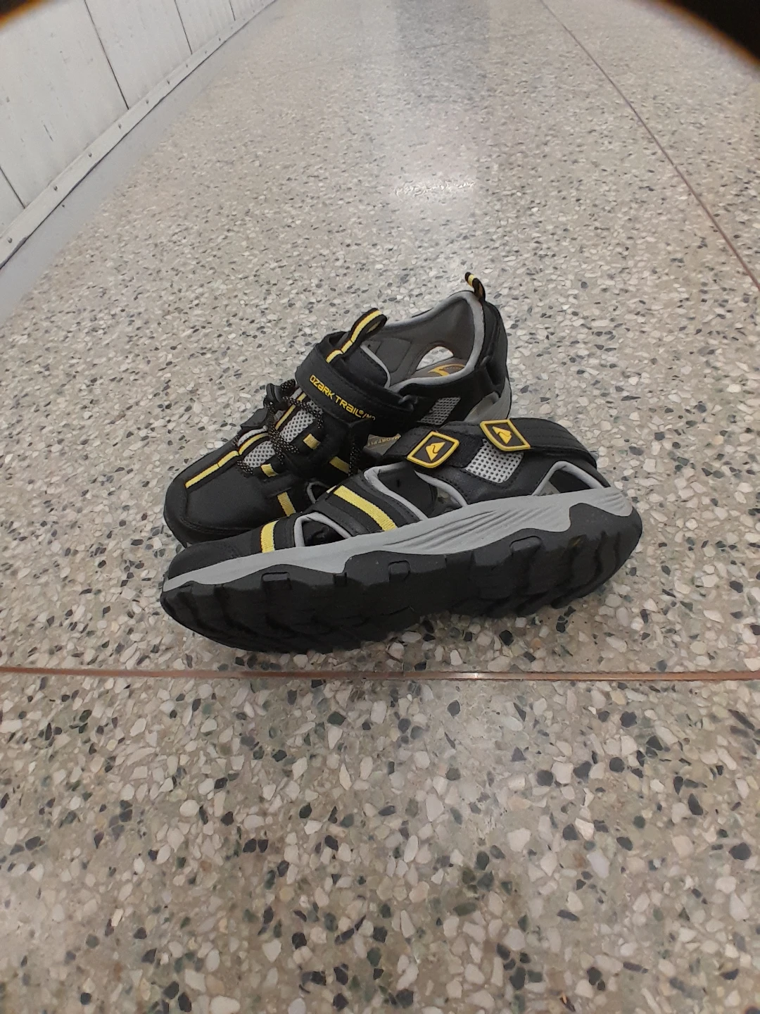Ozark Trail Water  Sandals Men's Size 9 - photo 2