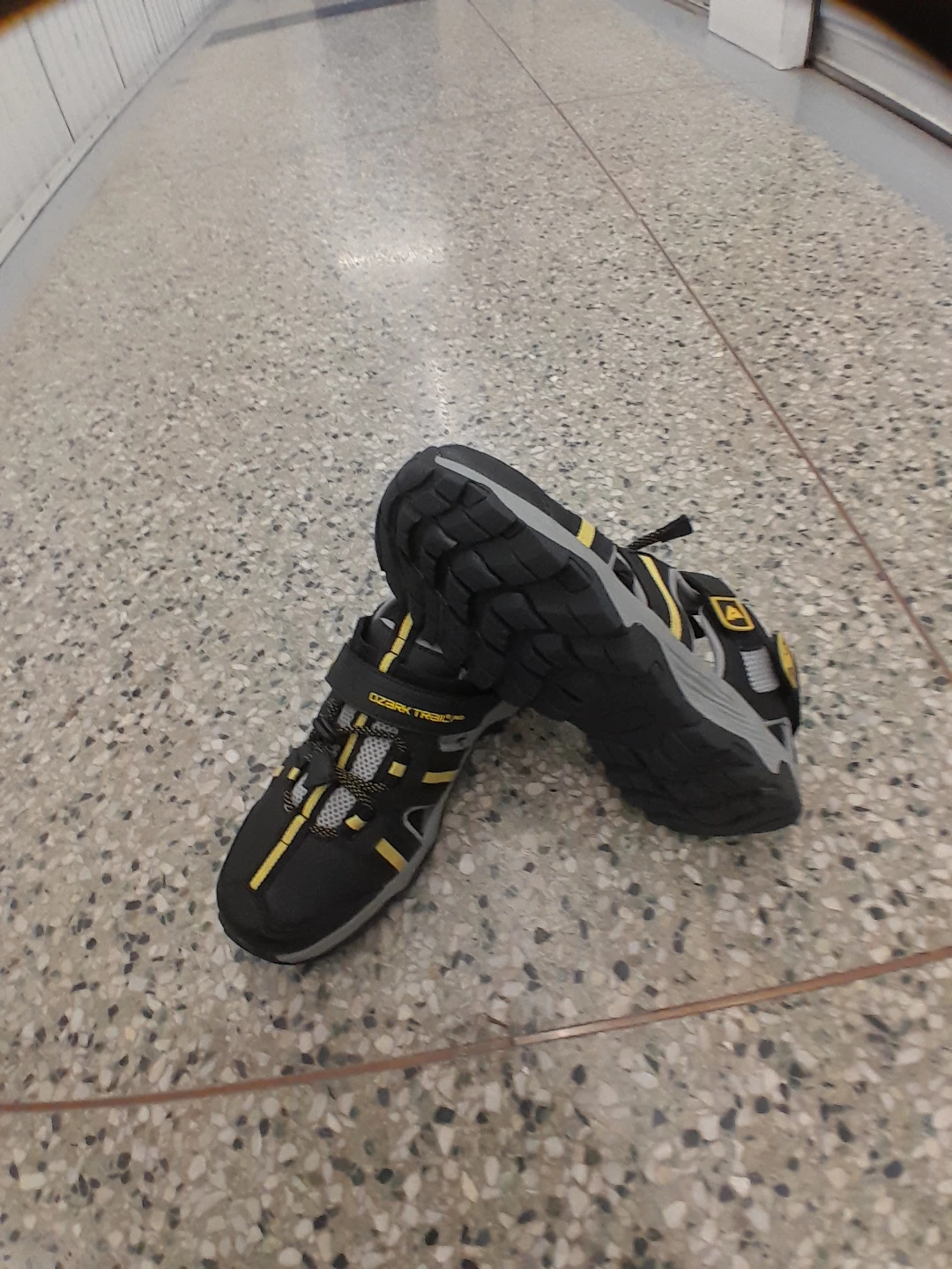 Ozark Trail Water  Sandals Men's Size 9 - photo 3