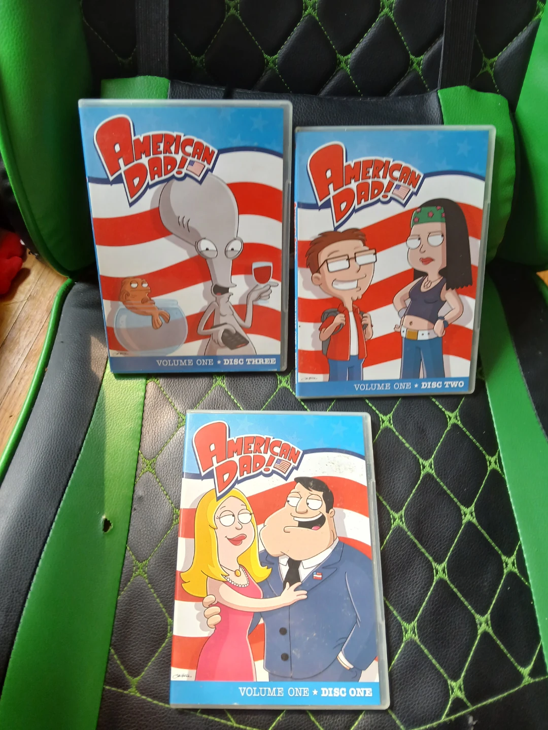 American Dad! Volume One DVD Box Set - photo 2