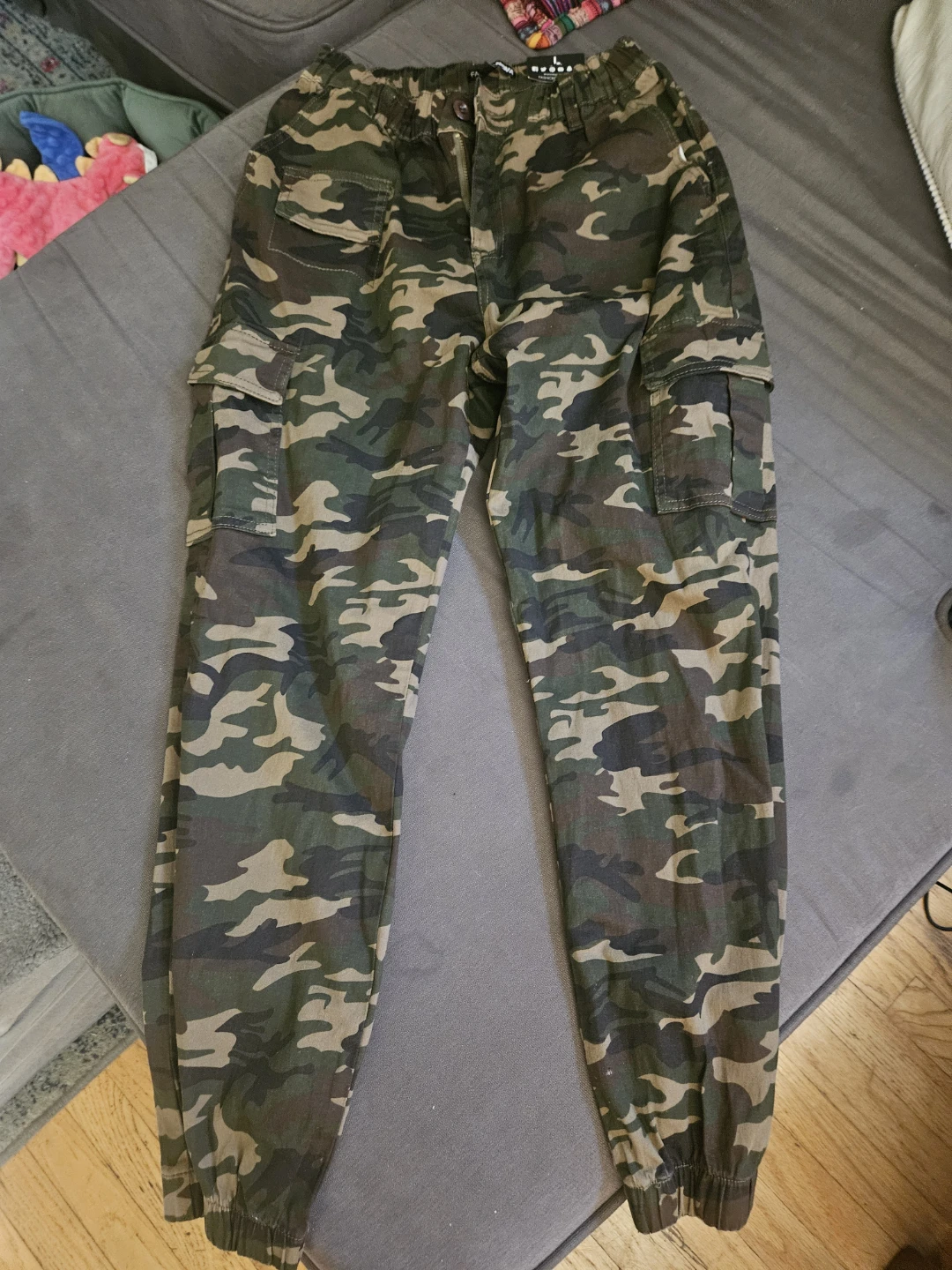 Fashion Nova Camo Cargo Pants Size L