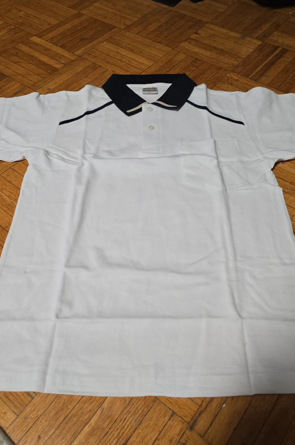 $4 NEW Bundle of T- Shirts in different sizes and colors - photo 2