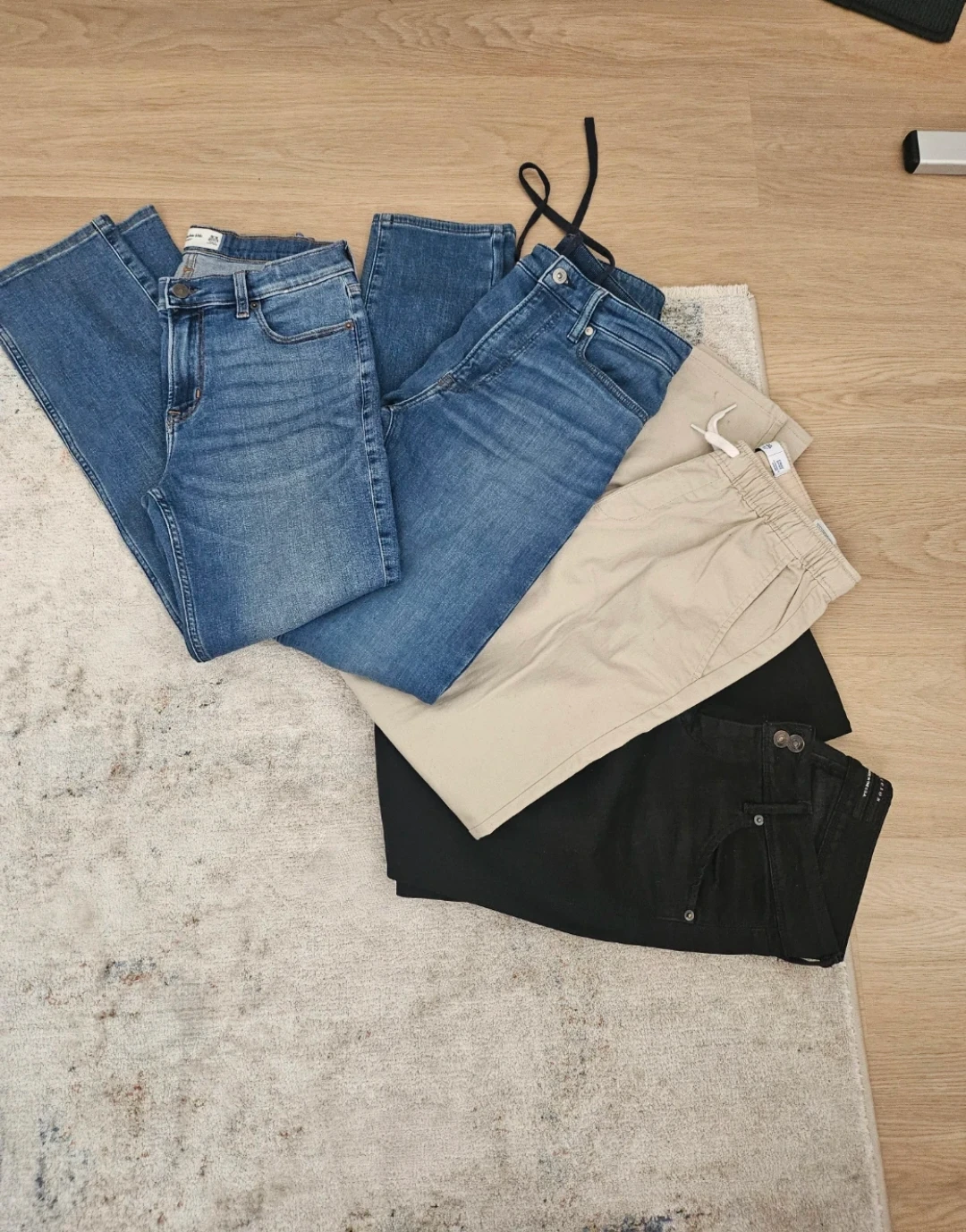 Bundle 4pcs Boy's pants size 14Y