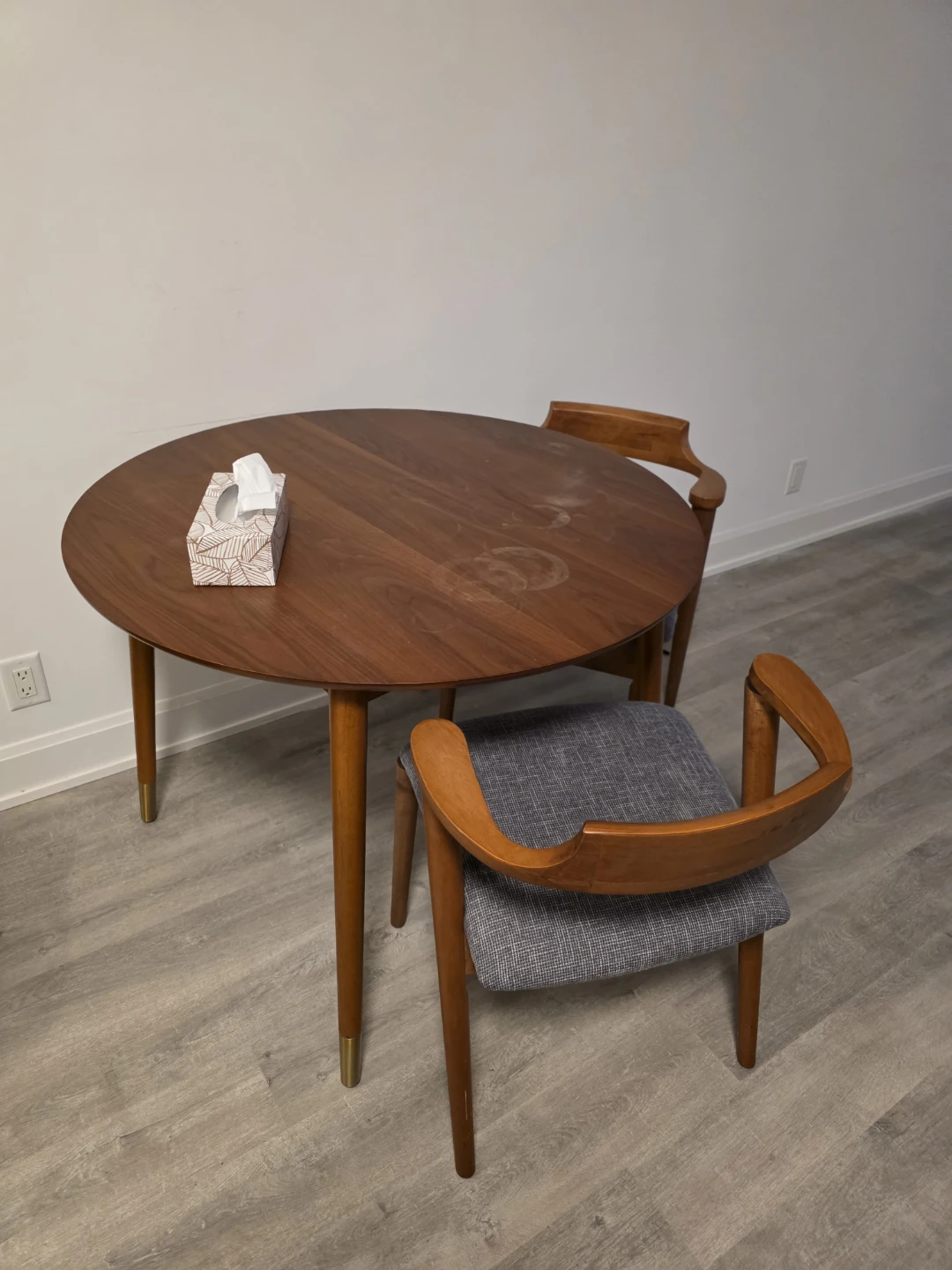 Round Wooden Dining Table with 2 Chairs - photo 3