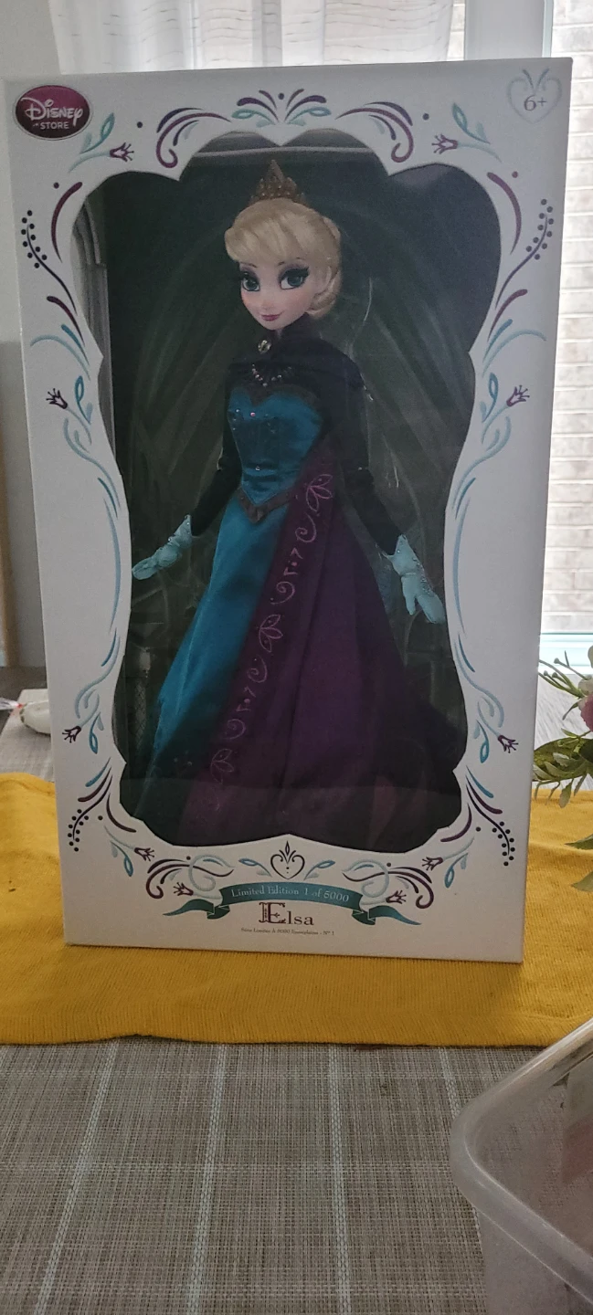 Disney Store Limited Edition Elsa Doll