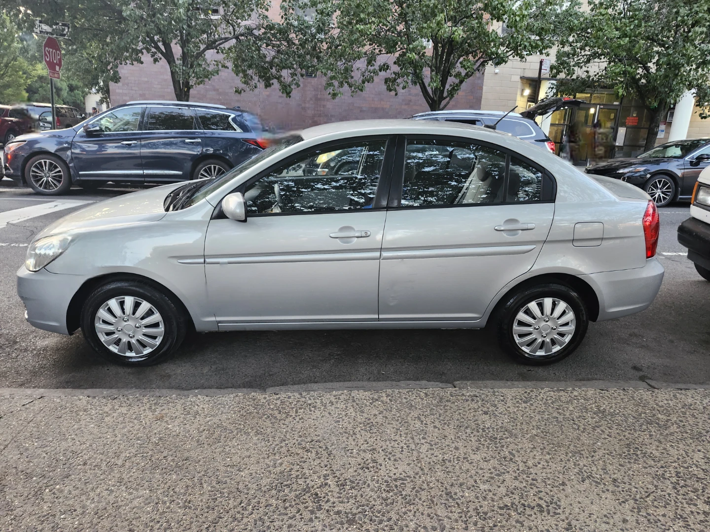 2010 Hyundai Accent - photo 5